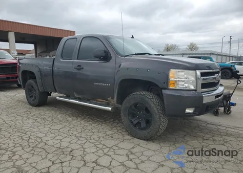 2010 Chevrolet Silverado K1500 Lt z USA, uszkodzony, nr VIN 1GCSKSE37AZ137869